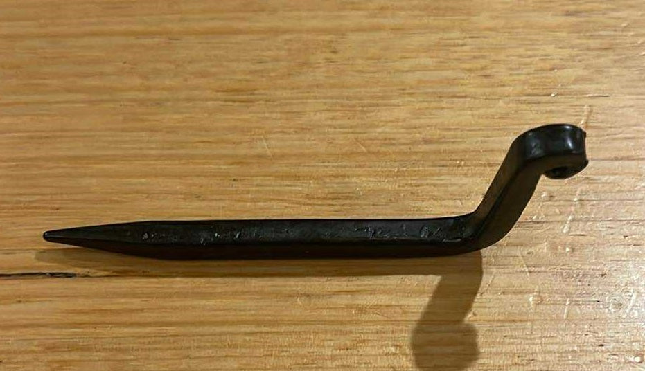 BLACKSMITH FORGED 3 INCH L HOOK
