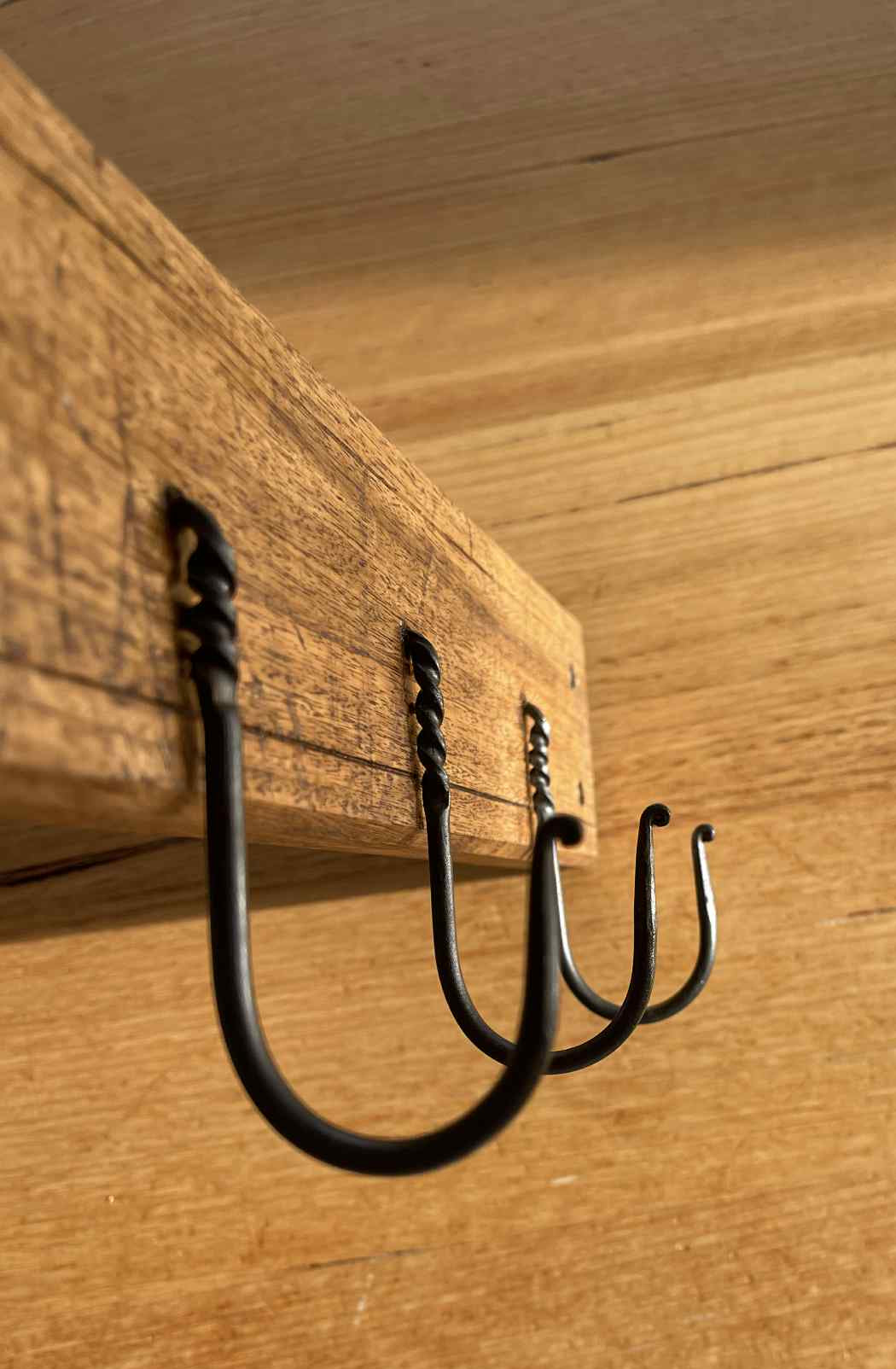 HERITAGE KEY HOOK, TASMANIAN OAK - OIL FINISHED